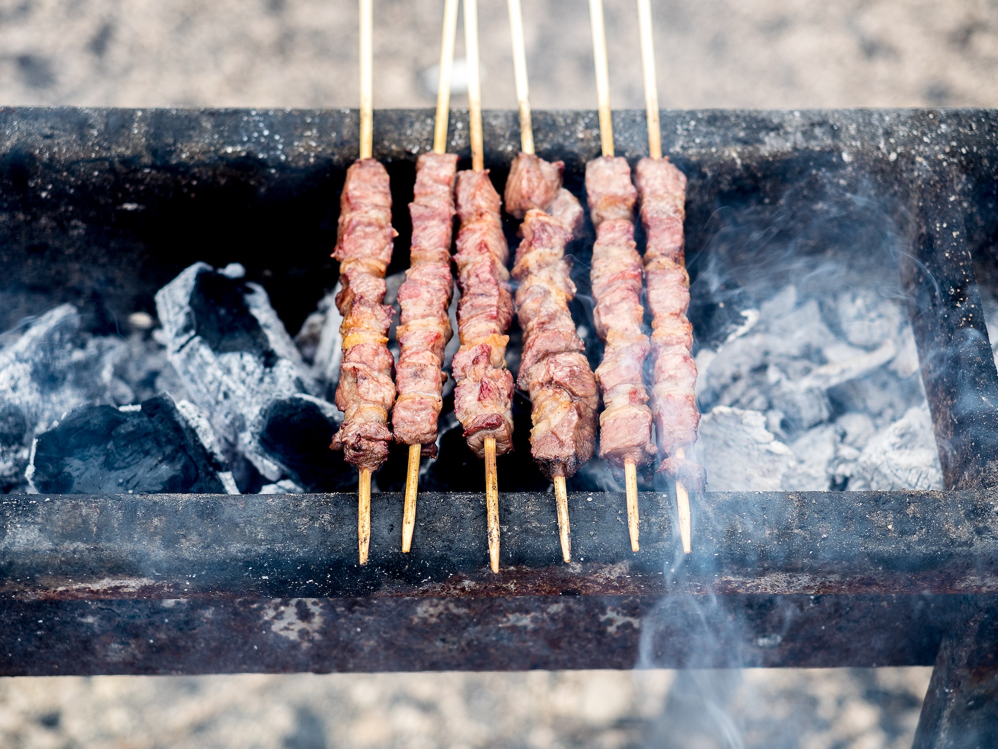 Arrosticini, the typical Abruzzese skewers of sheep meat (3 of 3)